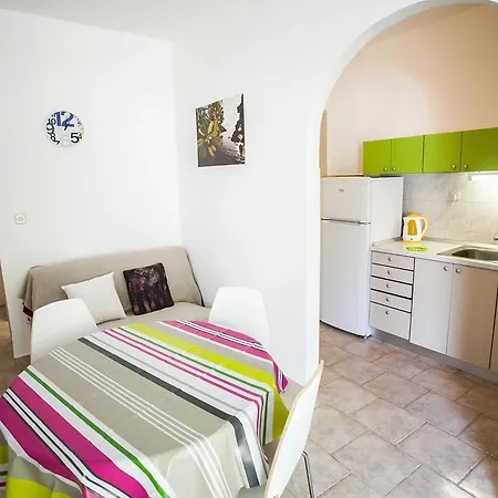 Apartment Luka *