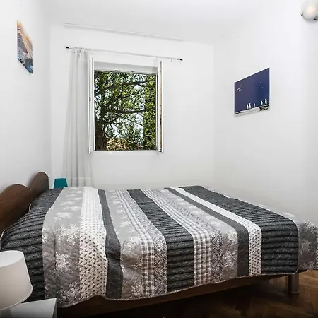 Apartment Luka