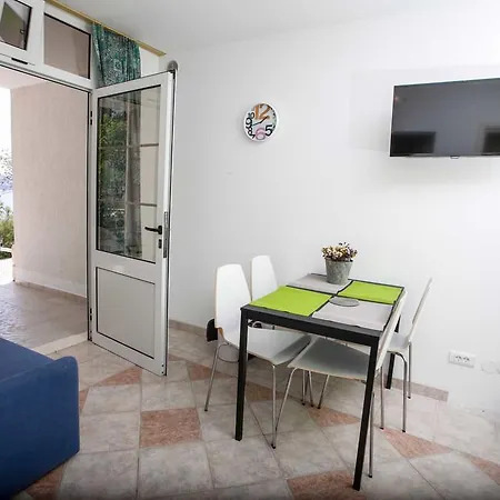 Apartment Luka